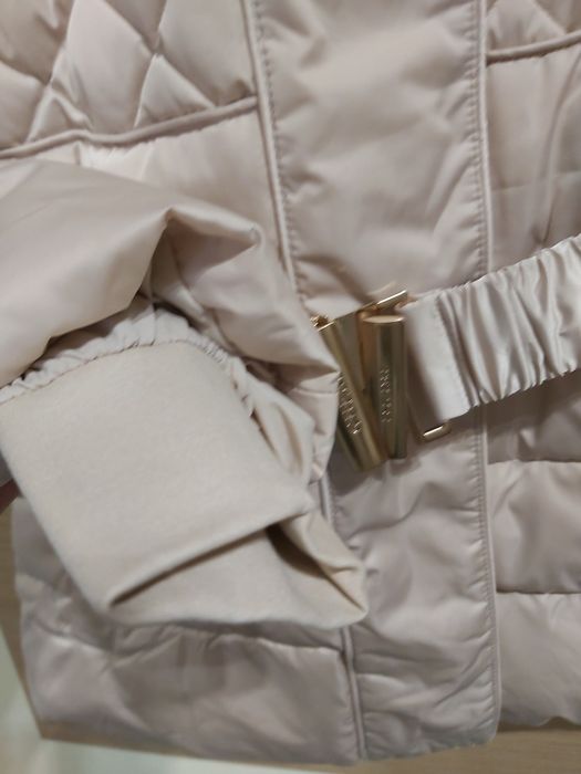 Най-добрите цени за годината!Зимно дамско яке Guess