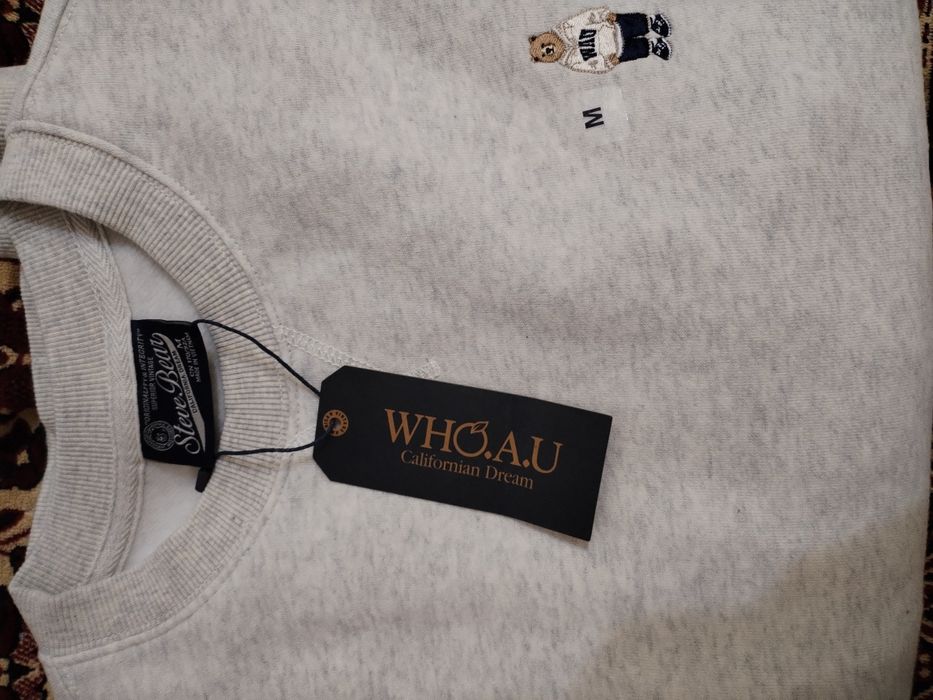 Продам свитшот WHO A. U.