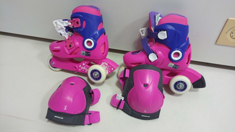 Role fete Btwin 3 roti mărimea 26-28 cu genunchiere