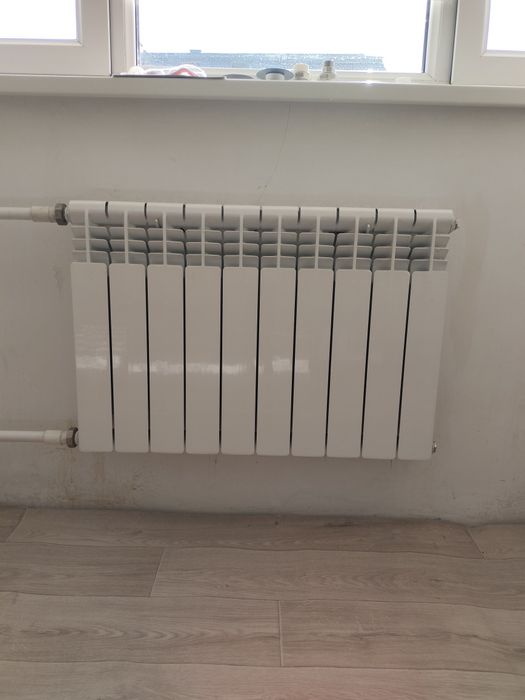 Продаётся б/у радиатор биметал 2 шт по 8 секций