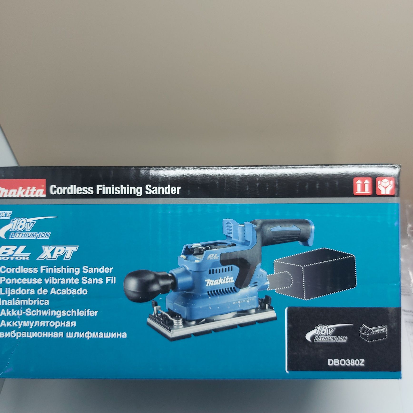 ПРОМОЦИЯ.Акумулаторна вибрационна шлайф машина Makita DBO380Z
