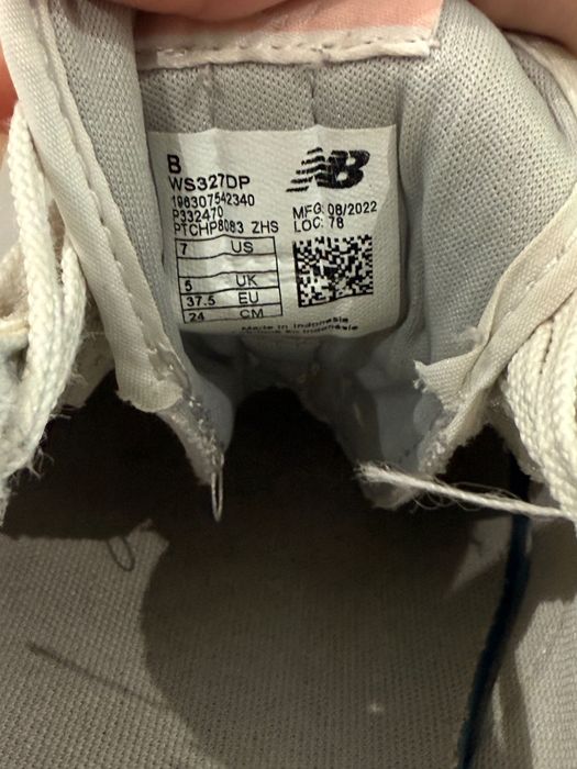 Оригинални дамски маратонки New Balance 327