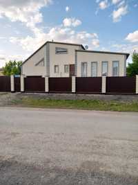 Срочно продается дом в Михайловке 381 кв м-10соток.