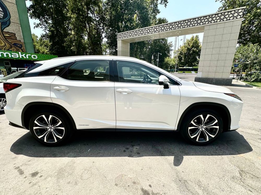 Lexus RX450 гибрид, авто как новое, в идеальном состоянии