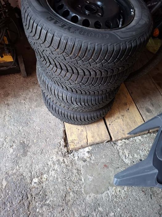 Roti 5x112 cu anvelope noi iarna 195 65 15