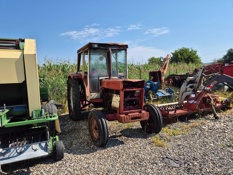 Piese tractor Case International 744