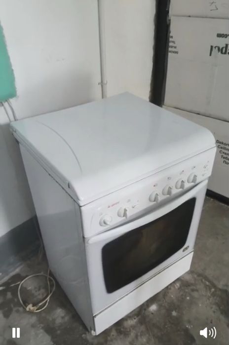 Газовые и электрические плиты,холодильник