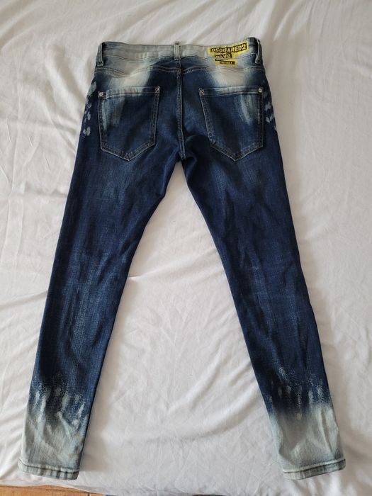 Vând blugi dsquared2 noi