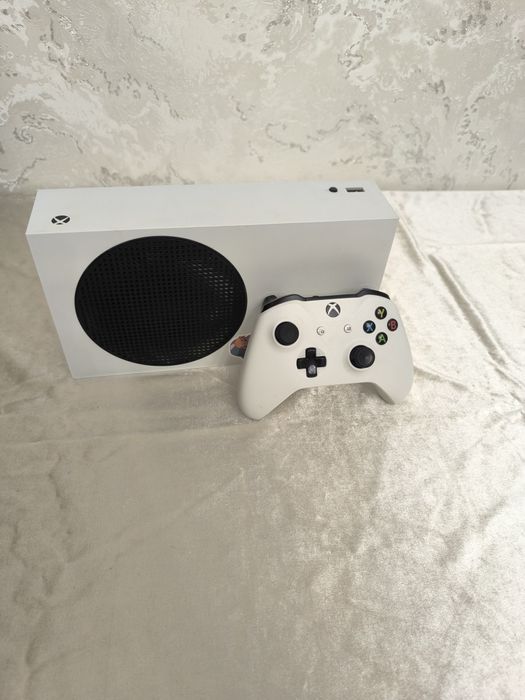 Xbox series S FIFA 25 + games