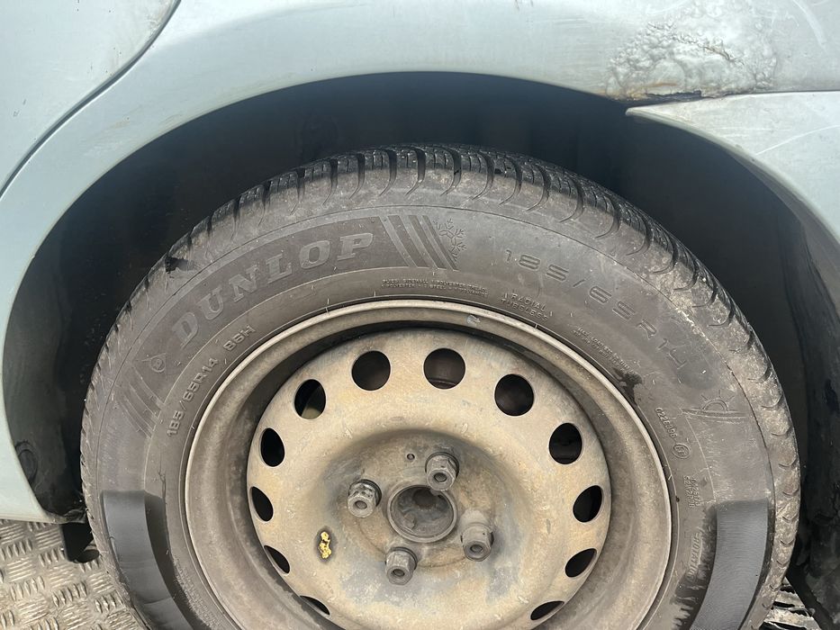 Vand anvelope iarna Dunlop 185/65/14 Dot 2024