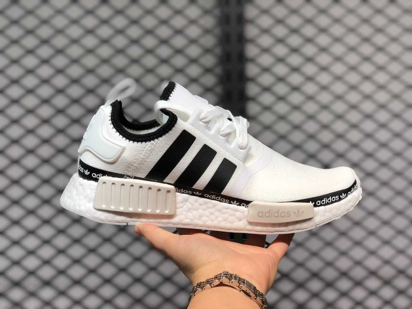 Оригинални маратонки * ADIDAS NMD _R1 NEW  * EU45 1/3