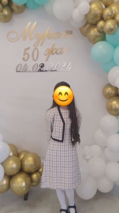 Стильное твидовое платье