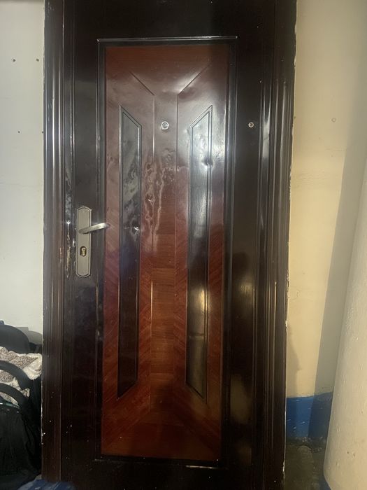 Продается входная дверь