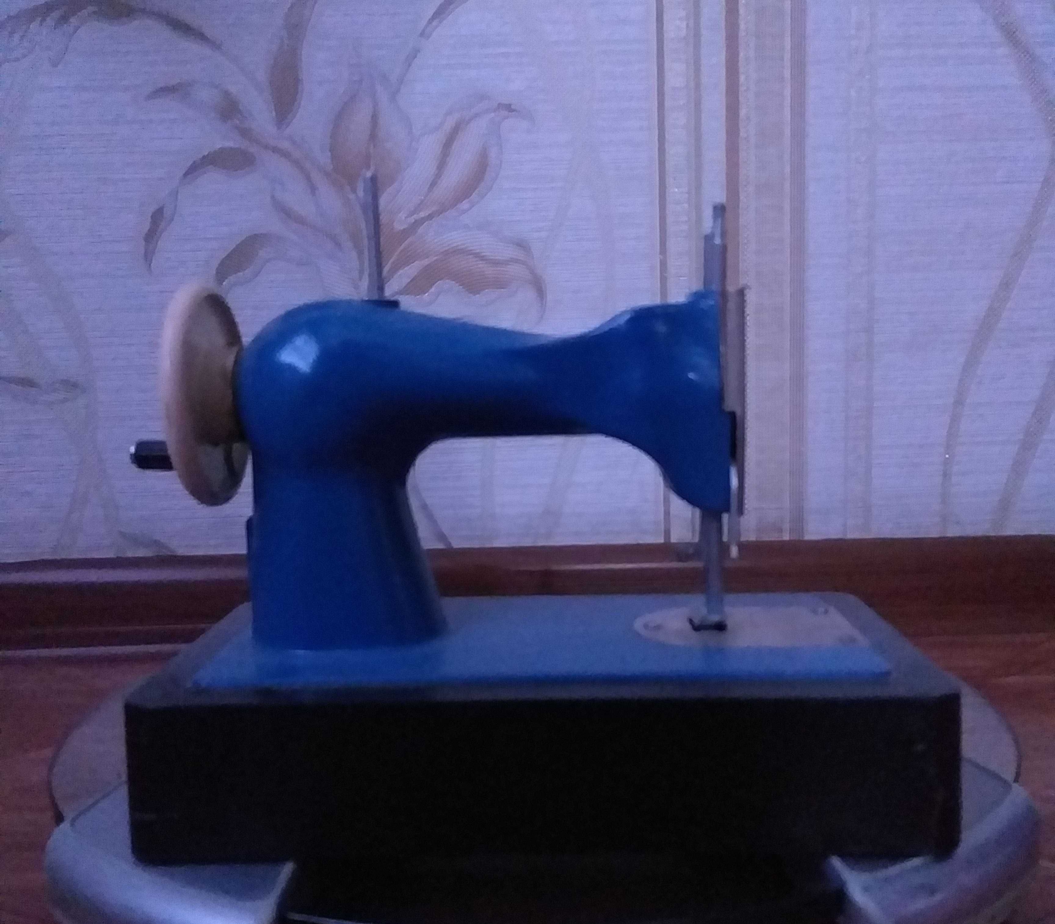 Детская швейная машинка Автоприбор ДШМ-1