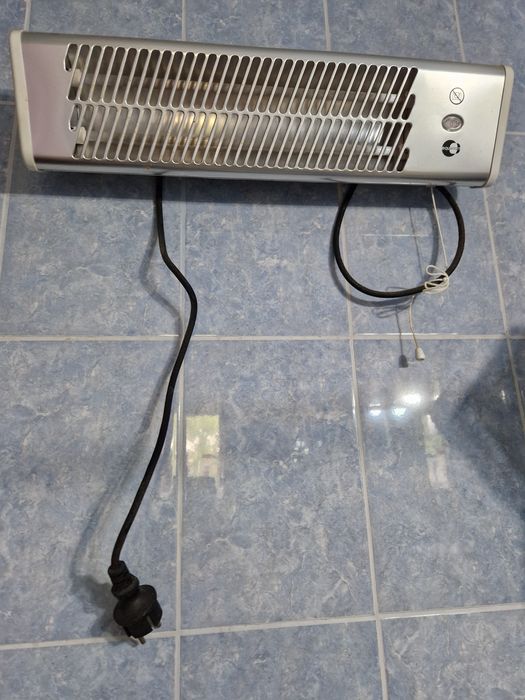 Baie : cada, chiuveta, WC, radiator etc
