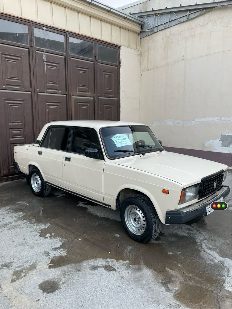 Vaz 2107 sotiladi 2.200$ ozgina kelishamiz