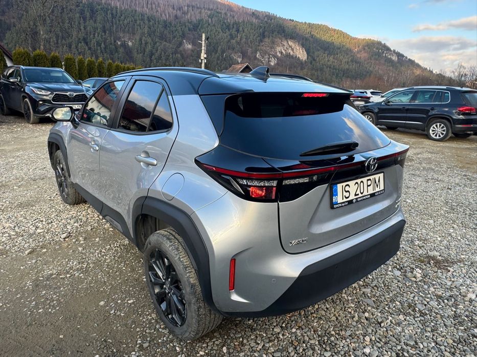 Toyota yaris cross 4x4 avariat