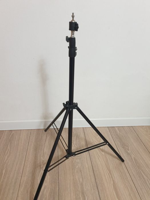 Штатив для фотоаппарат и видеокамеры