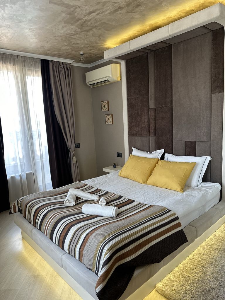 Продава се Двустаен апартамент в Варна, Възраждане 1 - 110 кв.м за 3228 €/кв.м - Снимка #3