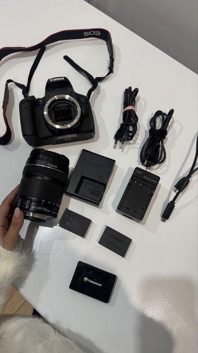 Canon 750d б/у, полностью укомплектован, докупать ничего  не надо