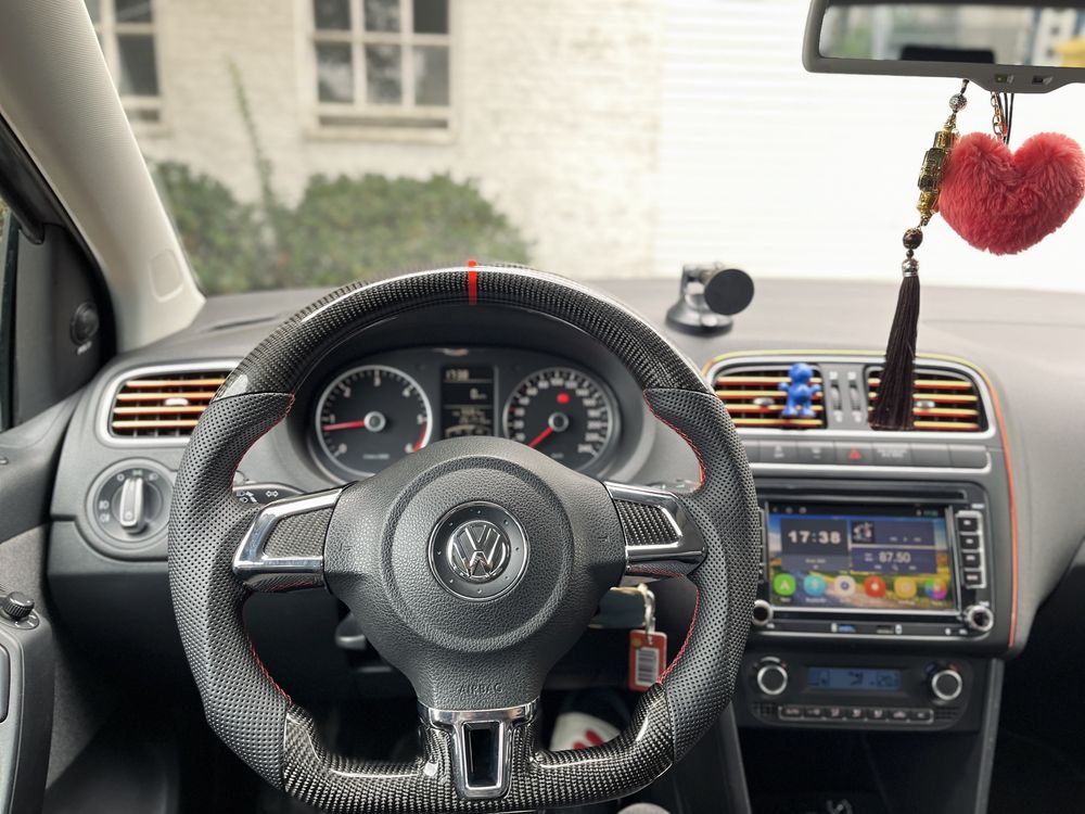 Volkswagen Polo VW Polo 1.6 TDI R-Line • LED/Xenon