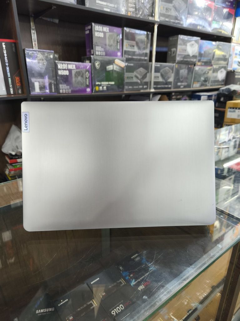 Lenovo IdeaPad (i5-11/8/256/1000)