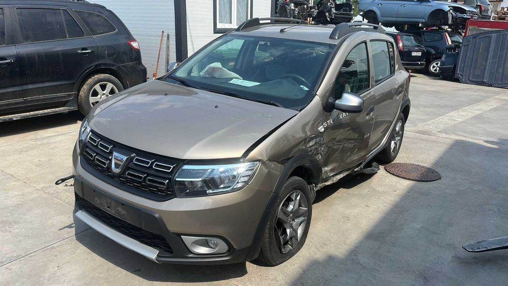 Dacia Sandero Stepway 1.0 TCe/GPL Original, 2020, 37.000 km, Avariat