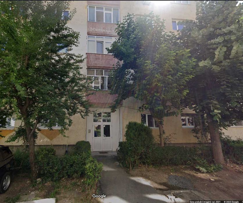 Apartament Doua Camere, decomandat, et 3, str Ioan Corvin