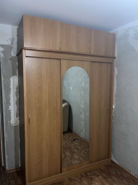 Шкаф купе, высокий, цвет орех