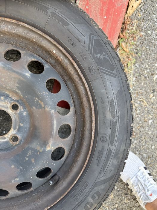 Jante R15 Dacia/ Clio 4x100 Anvelope noi de iarna/ vara 185/65 R15