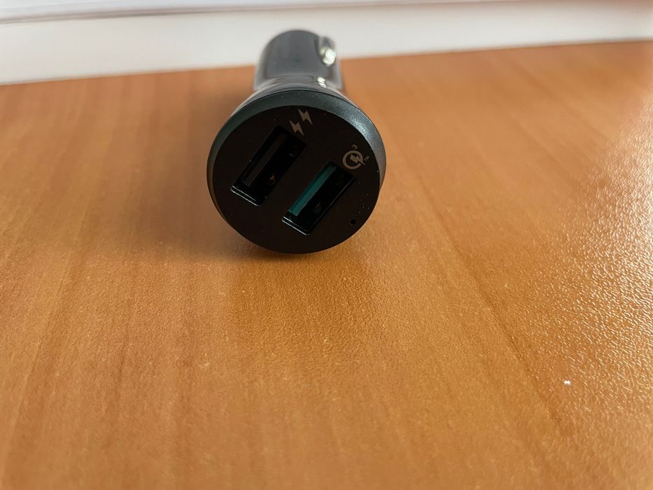 Зарядно за заплка на кола Ugreen