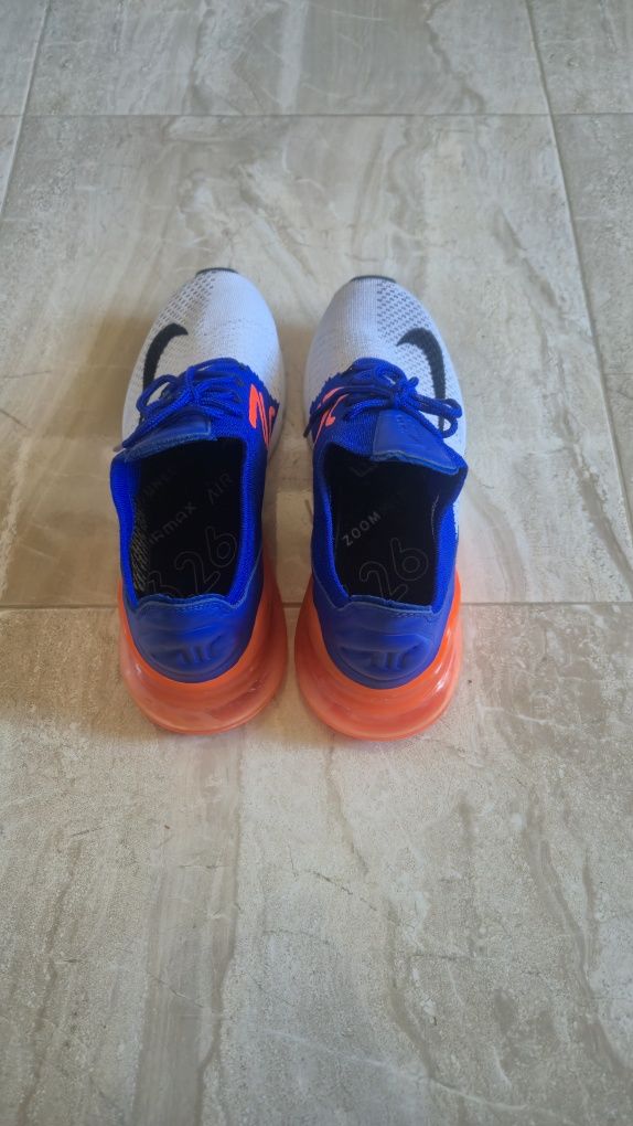 Чисто нови оригинални Nike 270