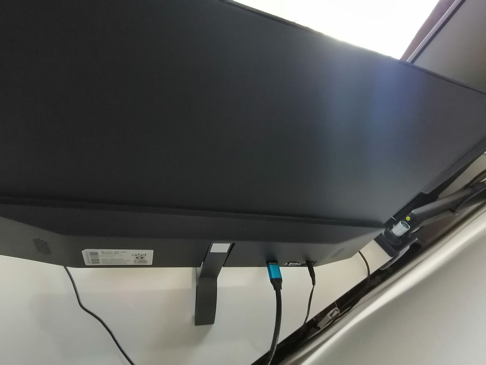 Artel 24 Monitor satiladi