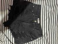 Pantaloni scurti negri Pull&Bear si fusta neagra piele Zara XS