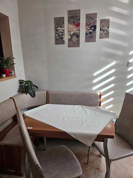 Vând apartament spațios și luminos în zona centrală