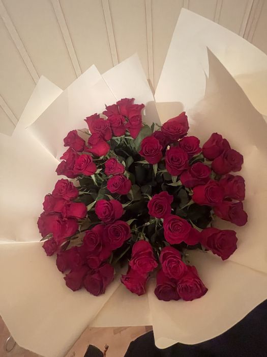 Большой метровый роза только сейчас приехал