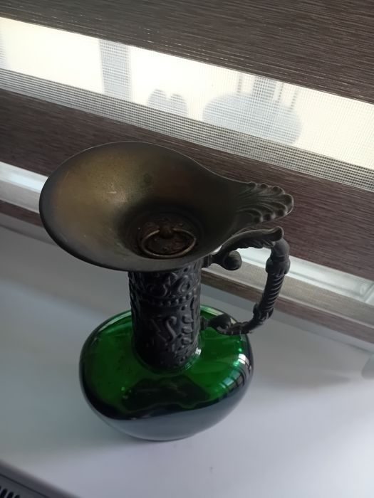 ₩ vând decanter vintage sticla și bronz