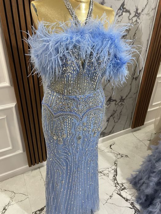 Rochie bijuterie cu pietre si pene