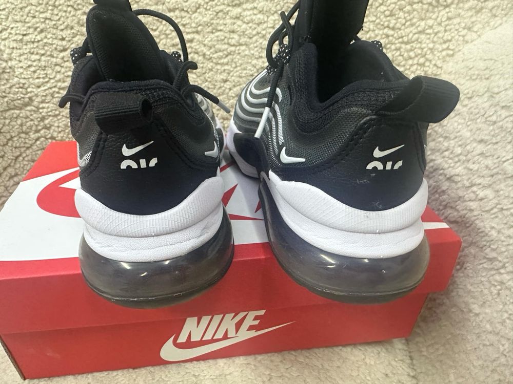 Оригинални NIKE сникърси