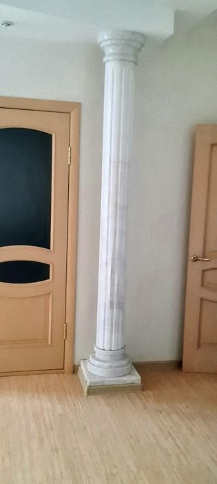 Мраморные полуколонны