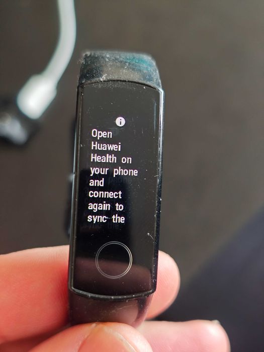 Продавам фитнес гривна Huawei Honor band 4