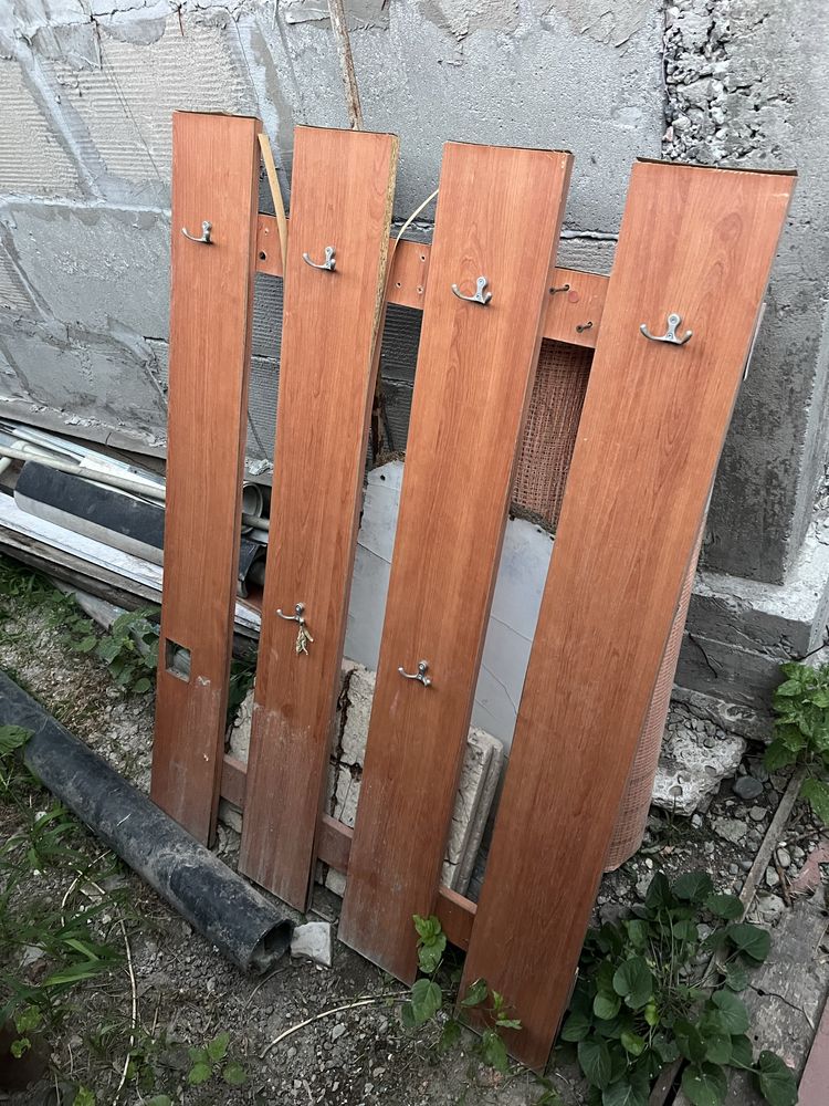 Продаю вешалку в корридор
