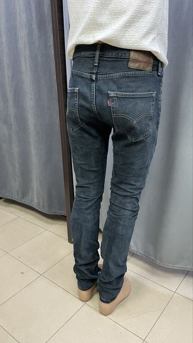 Vand blugi Levi’s Strauss marimea 30W 34L.