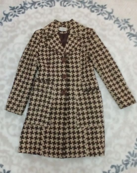 Женское легкое осенне-весеннее пальто