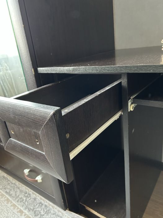 Продается компьютерный стол б/у