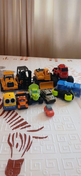 Машинки разные, 10 шт