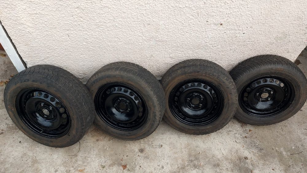 4 Jante tablă pe 15" 5 x 112 echipate cauciucuri iarnă