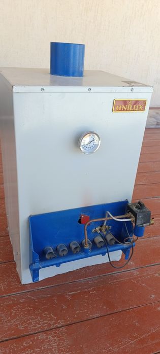 Продается котел  почти новая газовая