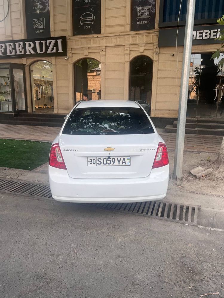 Автомобиль Лассети