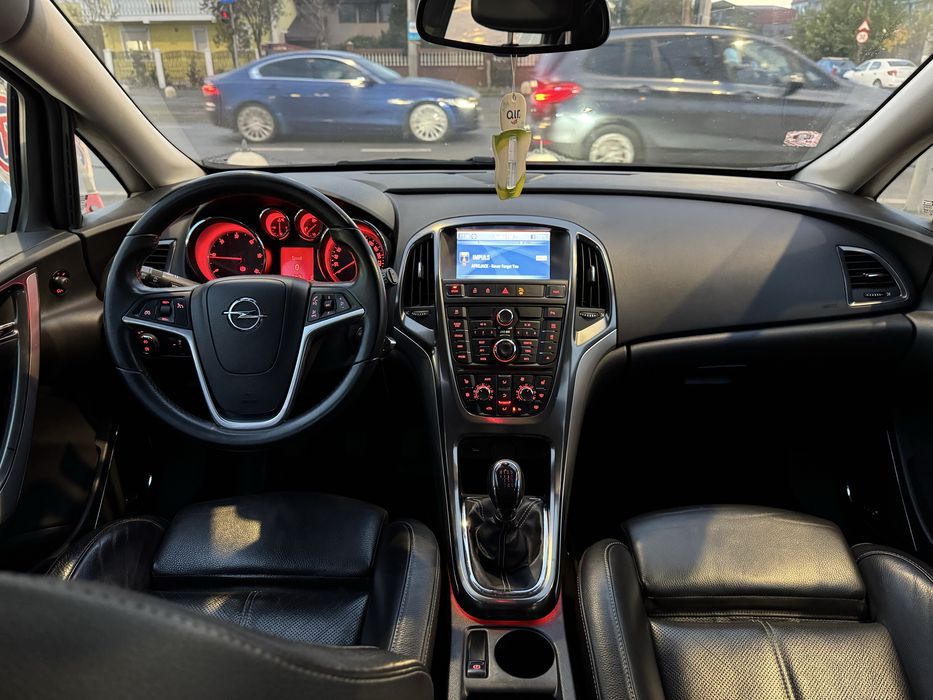 Opel Astra J • 1.7 CDTI